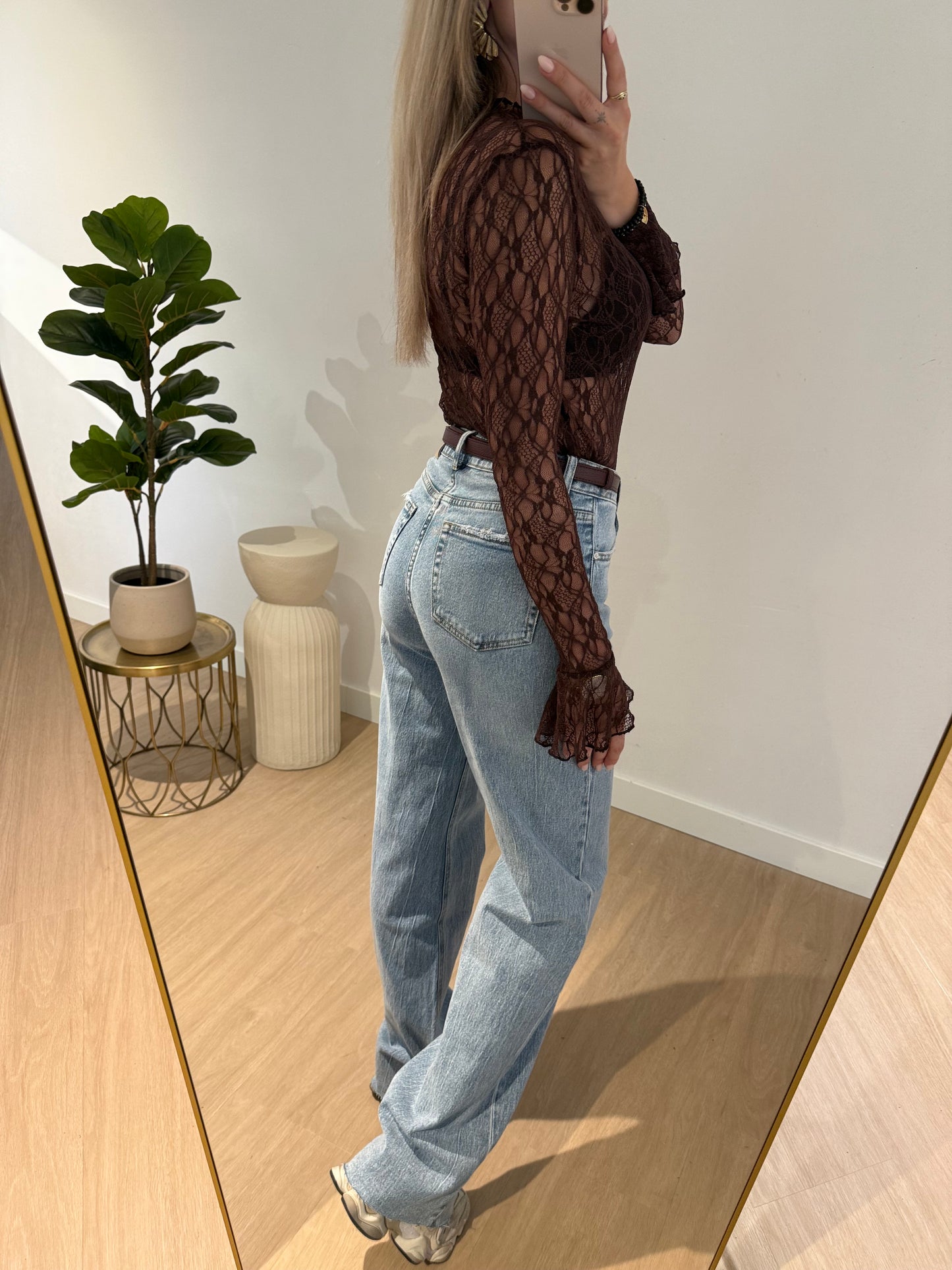 RUFFLE LACE TOP - AUBERGINE