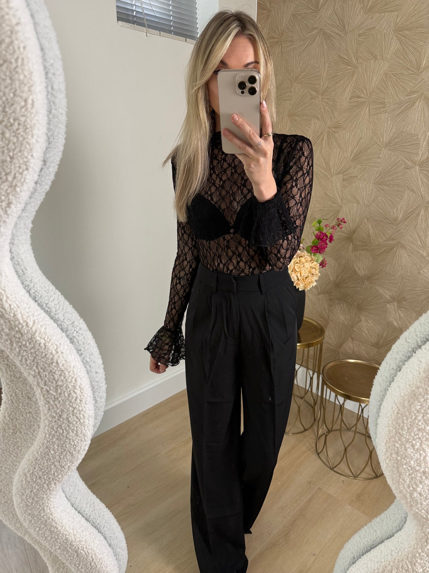 RUFFLE LACE TOP