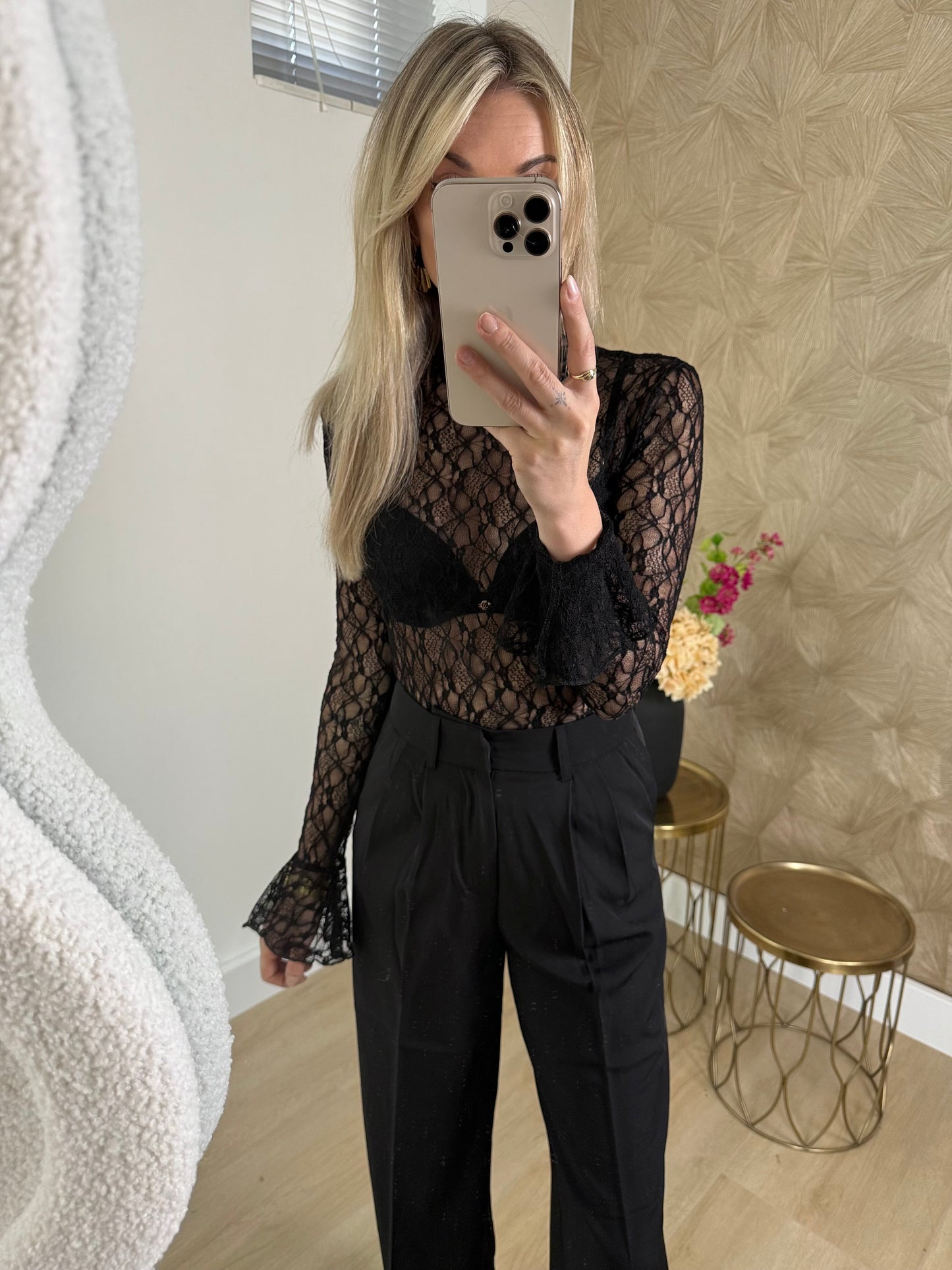RUFFLE LACE TOP