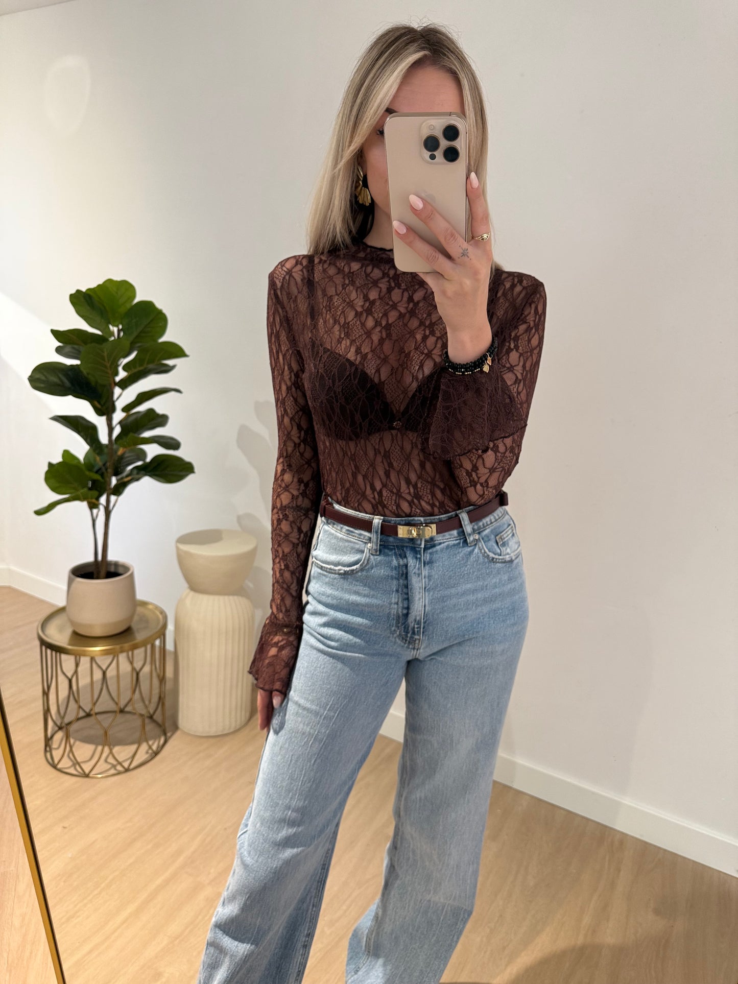 RUFFLE LACE TOP - AUBERGINE