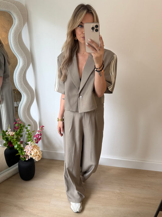 ANNA SUIT