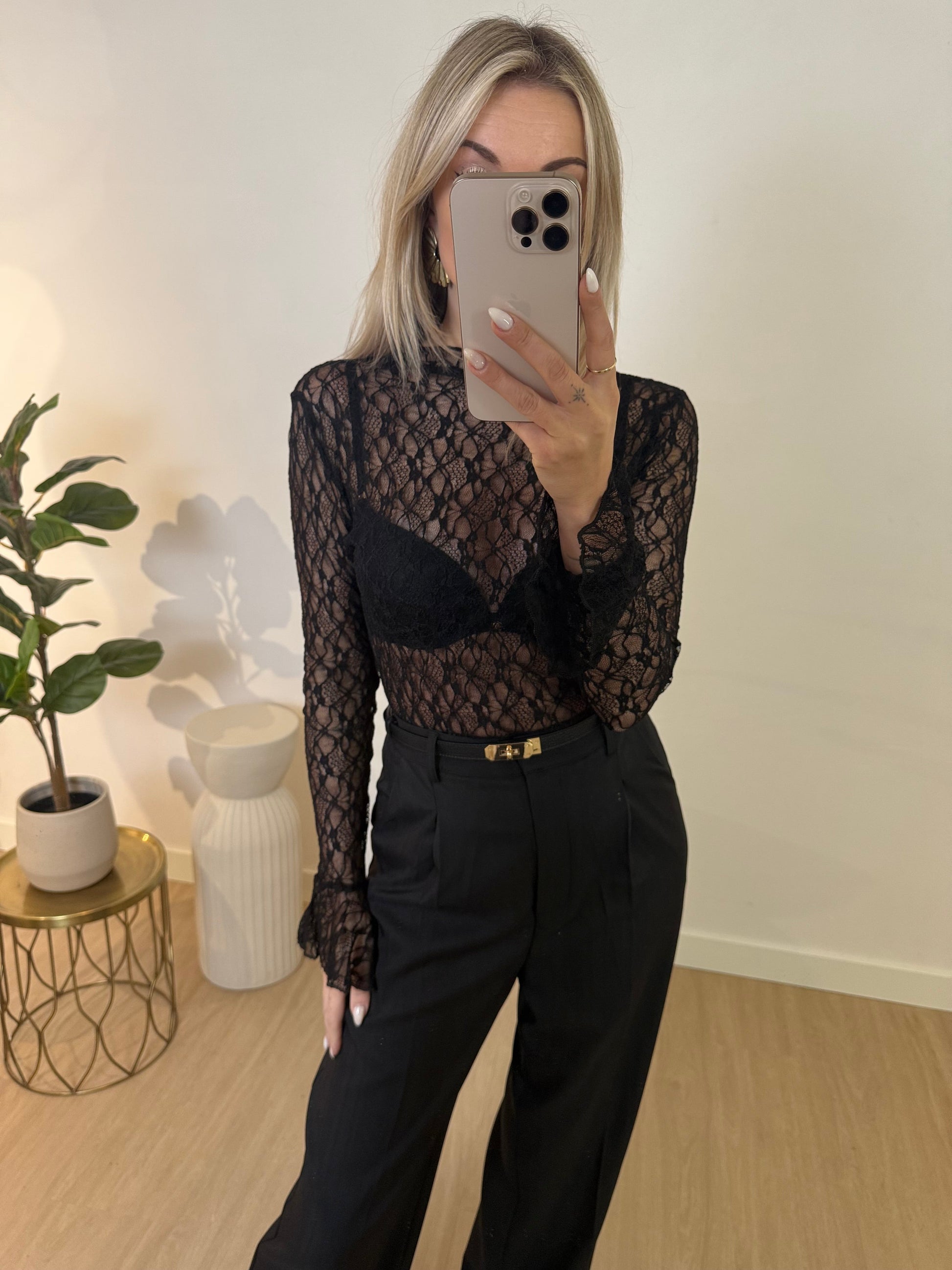 RUFFLE LACE TOP - BLACK STYLISH