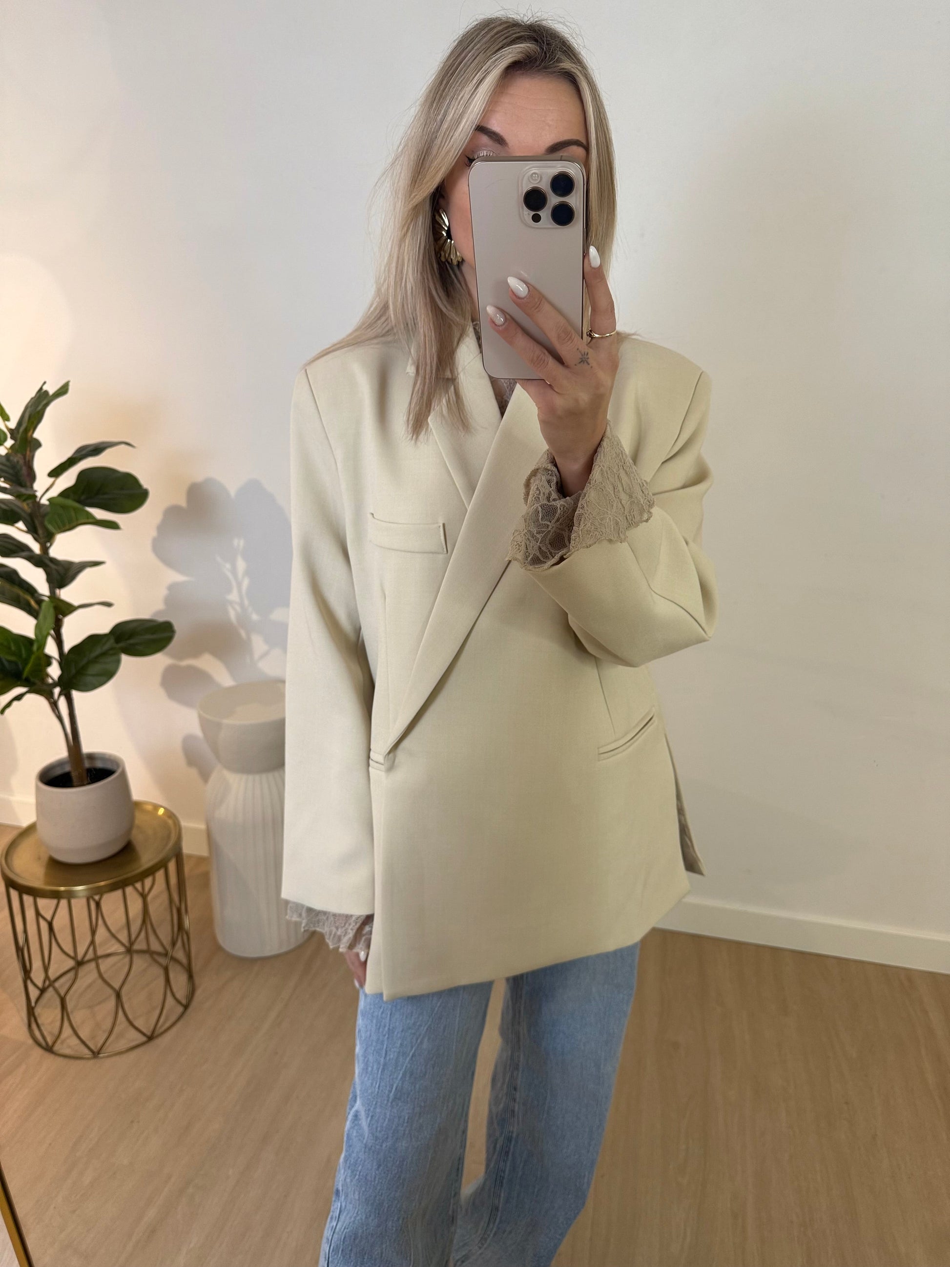 OVERSIZED BOX BLAZER - CREAM STYLISH