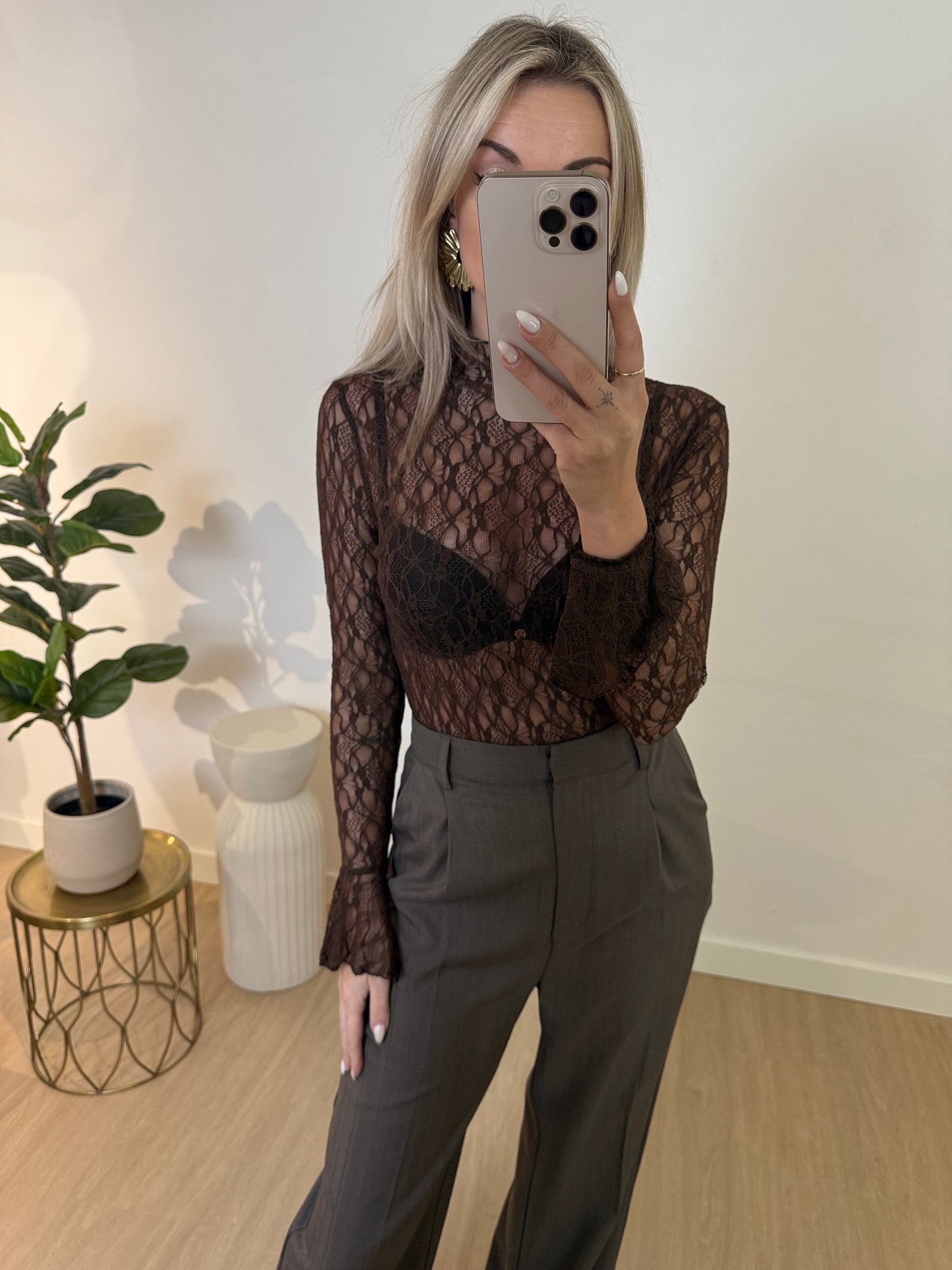 RUFFLE LACE TOP - DARK BROWN STYLISH